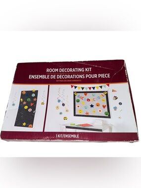 NWT’s Back to School Classroom Decor Kit - Apple, Bus & Motivational Signs